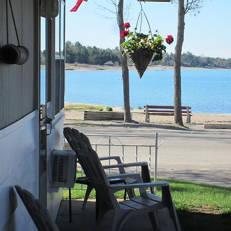 Balm Beach Resort And Motel Kültér fotó