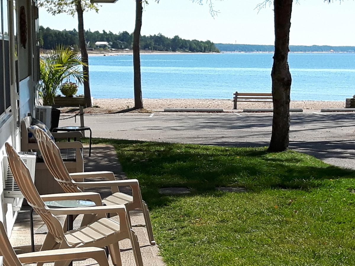 Balm Beach Resort And Motel Kültér fotó